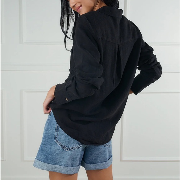 29 Linen Button Down Chic Top - Picture 3 of 6